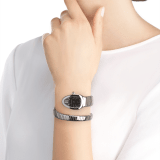 Serpenti Tubogas Uhr mit einfach geschwungenem Armband, Gehäuse und Armband aus Edelstahl und schwarzem Opalin-Zifferblatt. SrpntTubogas-black-dial2 image 3
