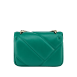 Serpenti Cabochon Crossbody-Minitasche mit Maxi-Kette aus weichem schwarzen Kalbsleder mit grafischem Steppmotiv im Maxi-Format und Futter aus schwarzem Nappaleder. Neuer Serpenti Schlangenkopf-Verschluss aus dunklem rutheniumbeschichteten Messing mit kleinen Schuppen aus schwarzem Onyx in der Mitte und Augen aus rubinroter Emaille. 1164-MSMc image 3