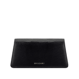 Pochette de soirée Serpenti Forever en cuir de lézard noir avec doublure en cuir nappa noir. Captivant fermoir magnétique Serpenti en laiton doré orné d’un pavé de zircones et d’yeux en onyx noir. 295549 image 2