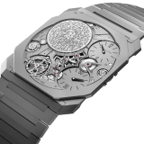 Octo Finissimo Ultra腕表，搭载品牌自制的超薄手动上链机械机芯，喷砂钛金属表壳（厚度1.80毫米）和表链（厚度1.50毫米），精钢棘轮镌刻二维码，可连接至专属NFT艺术品。限量发行10枚。 103611 image 3