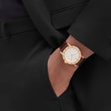 Bvlgari Bvlgari 腕錶,搭載自製機械自動機芯,18K 玫瑰金錶殼,錶圈鐫刻雙品牌標誌,白色蛋白石錶盤,棕色鱷魚皮錶帶。防水深度 50 公尺。 103968 image 1