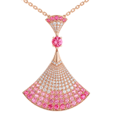 DIVAS’ DREAM Halskette mit Anhänger aus 18 Karat Roségold mit einem zentralen rosafarbenen Saphir und weiteren rosafarbenen Saphiren (insgesamt 3,53 Karat), runden Rubinen (0,81 Karat), runden Diamanten (0,16 Karat) und Diamant-Pavé (0,85 Karat) 358114 image 3