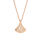 DIVAS' DREAM necklace in 18 kt rose gold with 18 kt rose gold pendant set with one diamond and mother-of-pearl. 359986 image 4