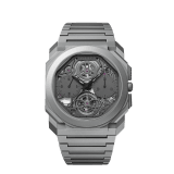 Octo Finissimo Tourbillon Chronograph 限量版陀飛輪計時腕錶，搭載超薄鏤空機械機芯，自動上鍊，單按把計時和陀飛輪功能，52 小時動力儲存。噴砂鈦金屬錶殼（厚 7.40 公釐）、錶帶、錶冠和按把。透明底蓋，鏤空霧面灰色錶盤，折疊式錶扣。 103295 image 1