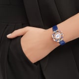 DIVAS' DREAM watch with 18 kt rose gold case set with round brilliant-cut diamonds, topazes and tanzanites, white mother-of-pearl dial and blue alligator bracelet. Water resistant up to 30 metres 103752 image 4