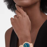 DIVAS’ DREAM 腕錶，18K 玫瑰金錶殼和錶帶鑲飾明亮型切割鑽石，藍色蛋白石錶盤，12 個鑽石時標。防水深度 30 公尺。 103646 image 1