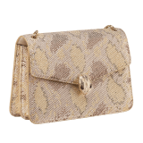 Borsa a spalla media Serpenti Forever in pelle scamosciata naturale con cristalli dorati di varie dimensioni e sfumature, e fodera in nappa nera. Accattivante chiusura magnetica Serpenti in ottone placcato oro chiaro con squame diamantate e occhi in onice nera. 292852 image 2
