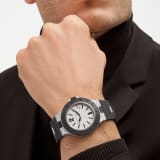 BVLGARI宝格丽Aluminium腕表，搭载品牌自制的自动上链机械机芯，40毫米直径铝质表壳，黑色橡胶表圈镌刻“BVLGARI BVLGARI”字样，灰色表盘，黑色橡胶表带。防水深度可达100米。 103382 image 5