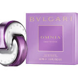 A nuanced floral eau de toilette that captures the infinite scents of iris gardens caressed with morning dew. 40258 image 2