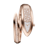 Serpenti Aeterna 腕錶，18K 玫瑰金蛇頭錶殼與手環式錶帶鑲飾明亮型切割鑽石，搭配全密鑲鑽石錶盤。 SERPENTI-AETERNA image 1