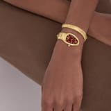 Serpenti Tubogas Studs Capsule 單螺旋腕錶，採用 18K 黃金材質，搭配鑲鑽錶圈、飾以密鑲鑽石鉚釘的錶帶與紅玉髓錶盤。防水深度 30 公尺。限量版腕錶。 104302 image 1