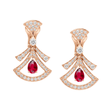 Durchbrochener DIVAS' DREAM Ohrring aus 18 Karat Roségold mit Rubinen in Tropfenform, runden Diamanten im Brillantschliff und Diamant-Pavé 356954 image 1