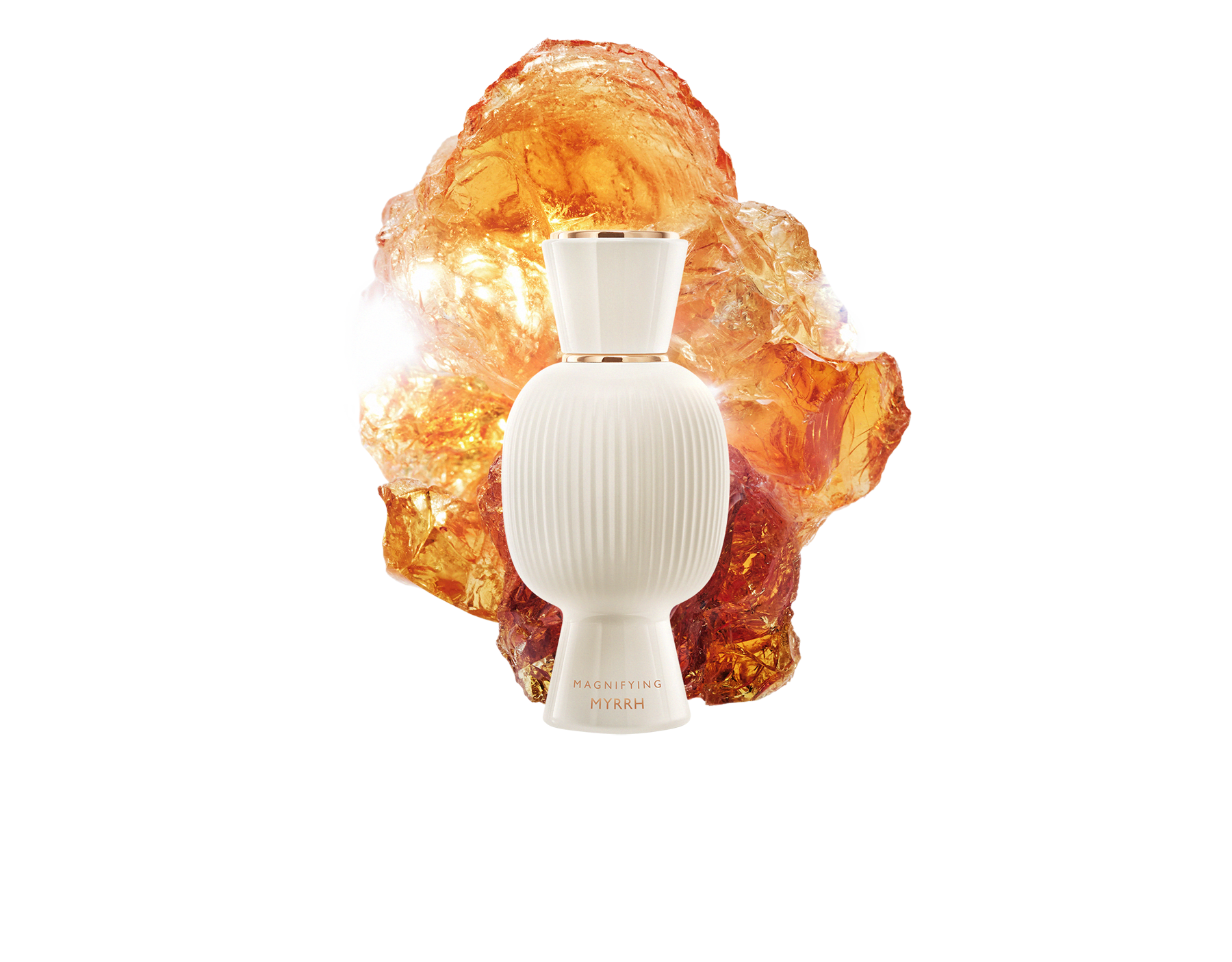 Il fascino misterioso di Magnifying Myrrh ammanta la tua Eau de Parfum di un velo ambrato. #MagnifyForMore Mystery 41551 image 1