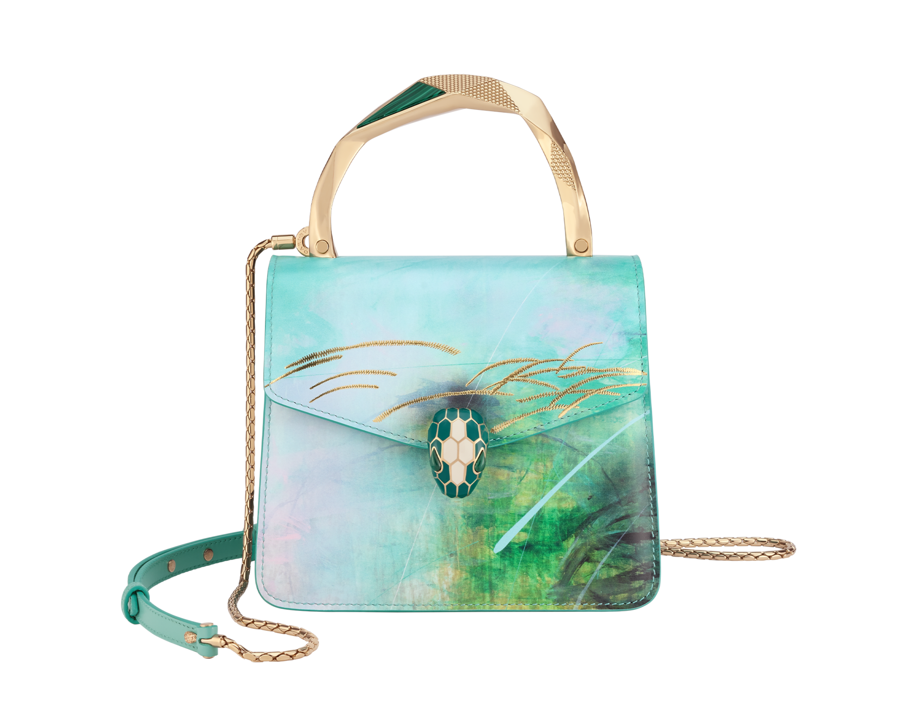 Zhou Li x Bvlgari Serpenti Forever Ocean 小型手提包，包身採用海藍色小牛皮，飾以藝術家所創作的抽象印花山水景緻，側邊採用 Splish Splash 淺藍色小牛皮，法國玫瑰粉紅色納帕軟面皮內裡。迷人的淡金色黃銅蛇頭磁扣飾以花束粉紅色和淨白瑪瑙色琺瑯蛇鱗，蛇眼鑲飾綠色孔雀石；淡金色黃銅幾何手柄鑲飾粉晶，由藝術家重新設計。限量版包款。 752-ZhouLi image 1