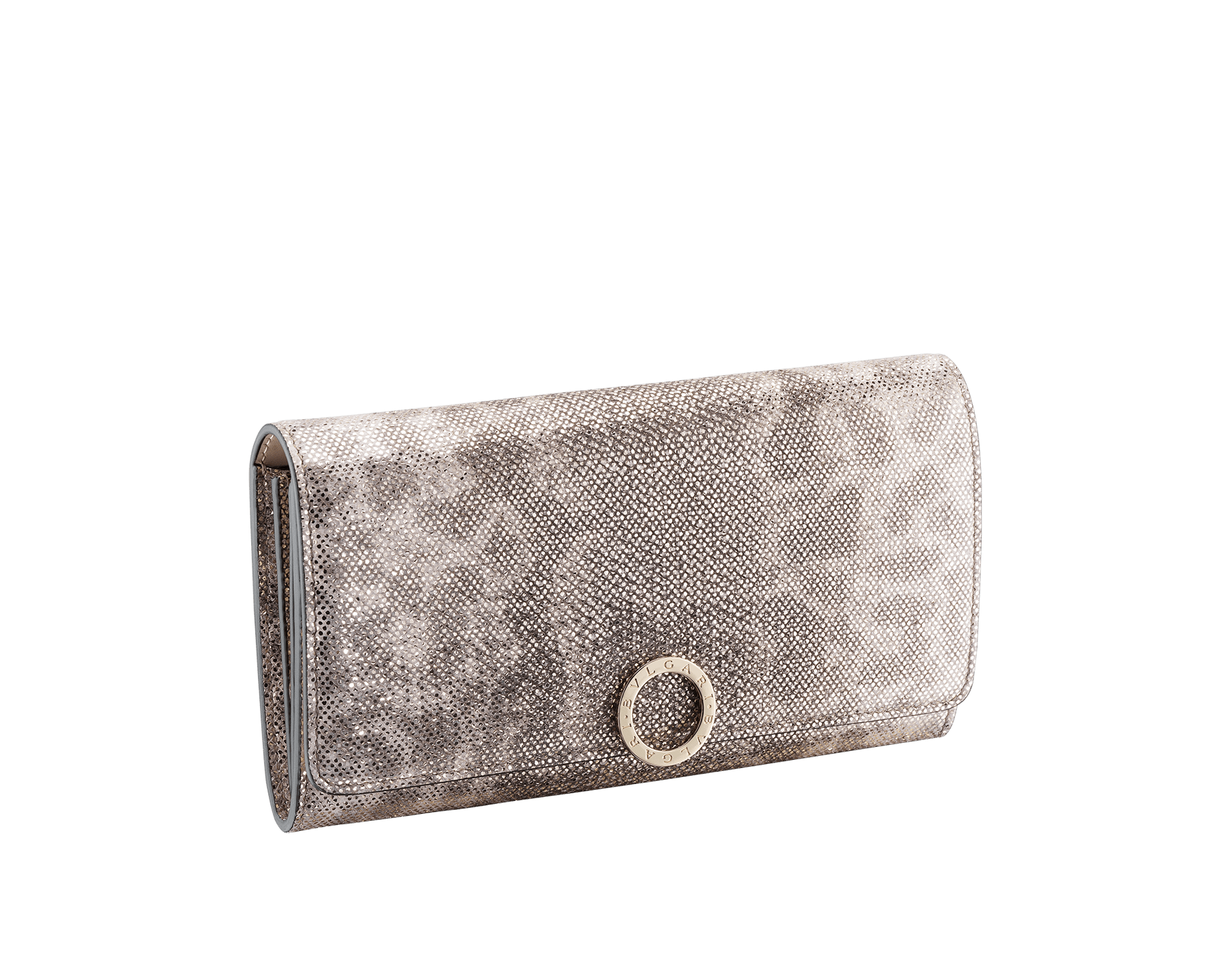 50代女性に人気の財布はBVLGARIのミルキーオパールです