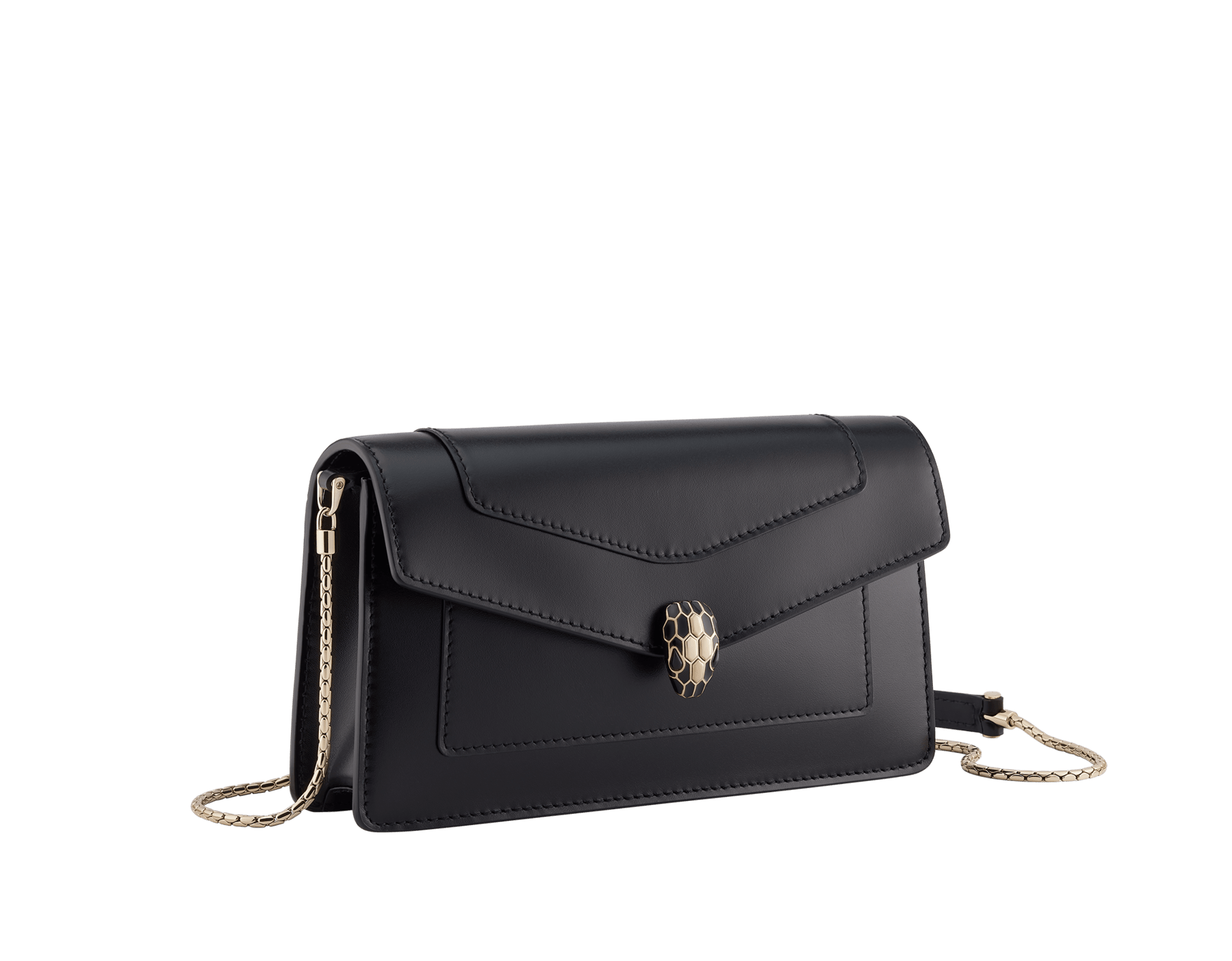 Pochette con catena Serpenti Forever in vitello bianco perla con fodera in nappa rosa cristallo. Accattivante chiusura magnetica Serpenti in ottone placcato oro con squame in smalto bianco perla e ottone placcato oro e occhi in onice nera. SEA-CHPOCHETTER image 1