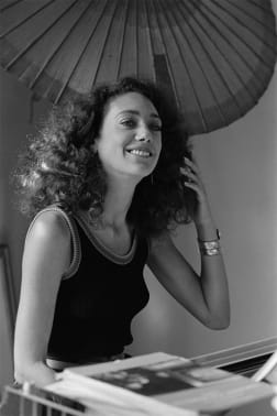 Marisa Berenson wearing a Serpenti Heritage tubogas watch in a shot from 1981.