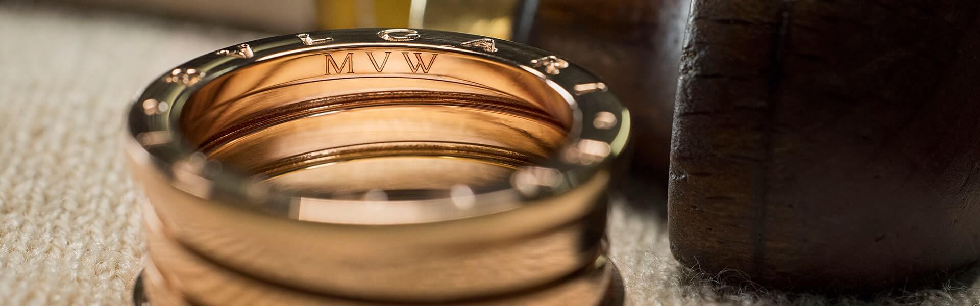 bzero1 ring in rose gold with engraving, close-up.