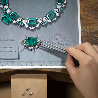 Making of the Bvlgari Magnificent Creations Green Dream High Jewellery platinum necklace with emeralds and diamonds on a sketch.