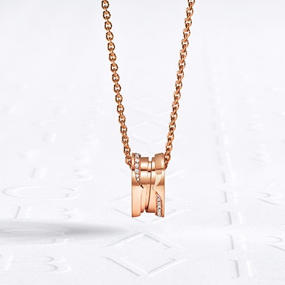 Bzero1 necklace in rose gold.