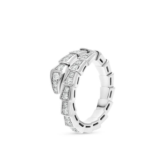 Serpenti Viper 18 kt white gold ring set with pavé diamonds.