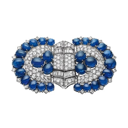Double brooch combination in platinum with sapphires and diamonds, ca. 1930.