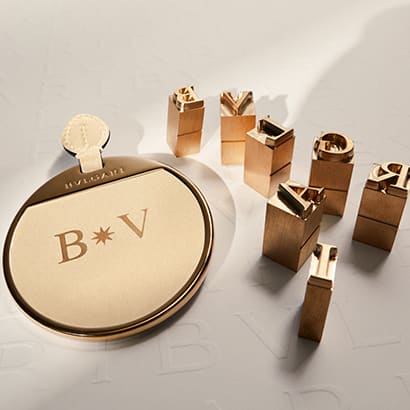 A mirror and letter moulds to represent Bulgari’s embossing service for the festive season.