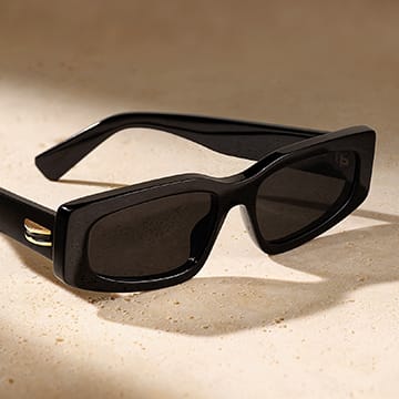 B.zero1 sunglasses with a rectangular black acetate frame and B.zero1 spiral decor on the temples.