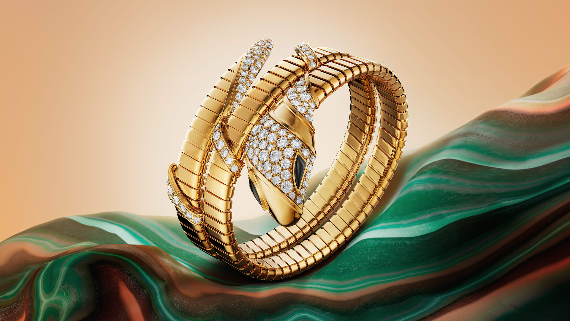 serpenti infinito bracelet in gold and diamonds