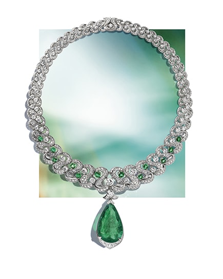 Emerald Exuberance Necklace, Polychroma High Jewellery Collection, close-up.