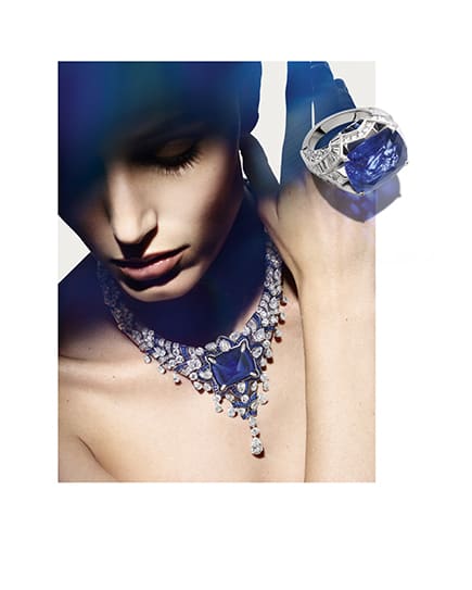 Cosmic Vault Necklace, Polychroma High Jewellery Collection, close-up.