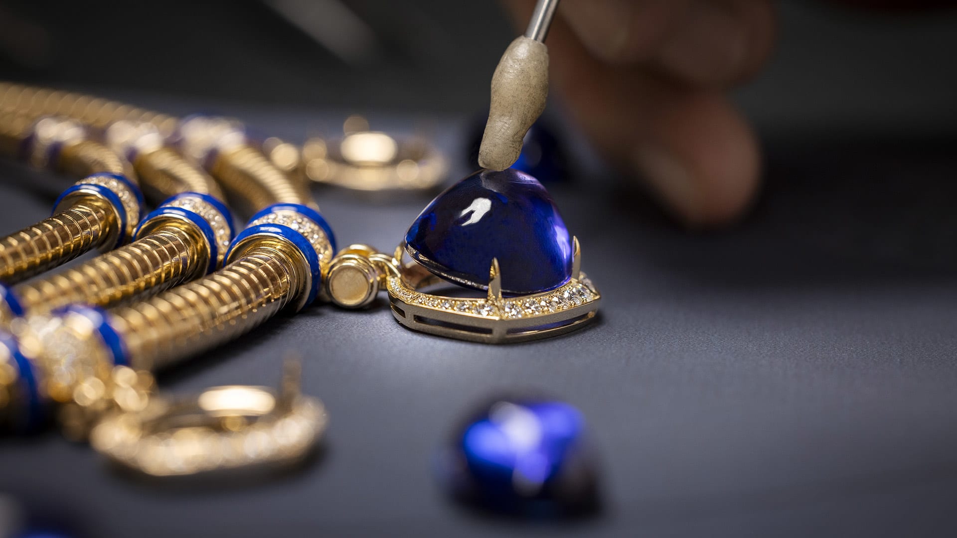 Tanzanite Falls Necklace craftsmanship picture, creative shot.