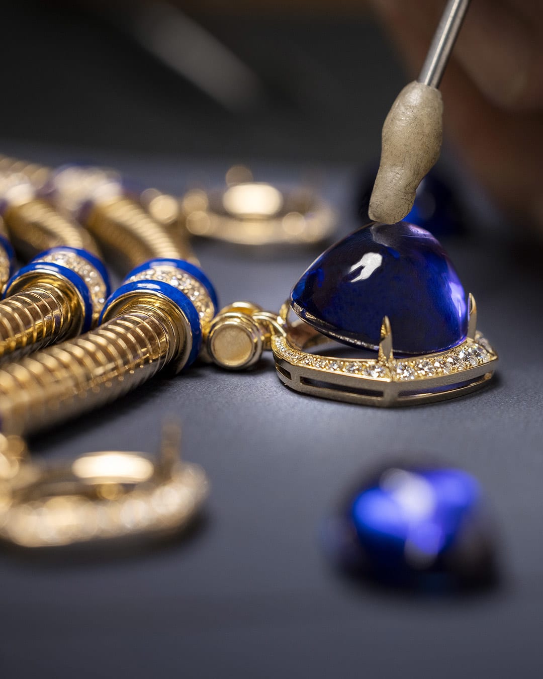 Tanzanite Falls Necklace craftsmanship picture, creative shot.