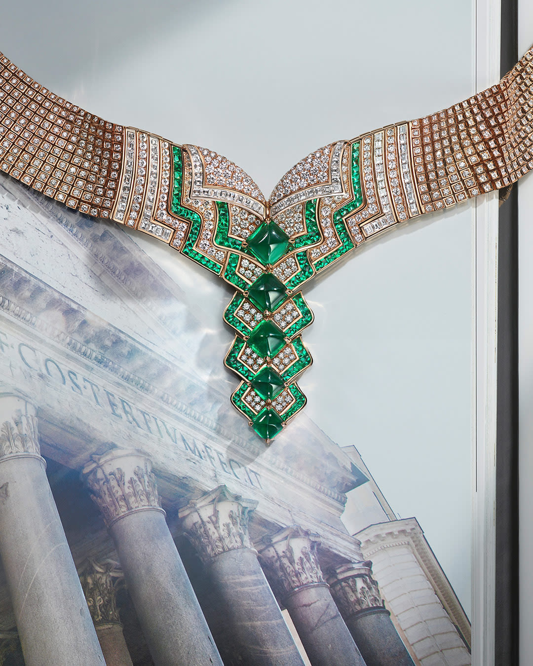 Emerald Strata High Jewellery rose gold necklace with five sugarloaf emeralds, buff-top emeralds and diamonds.