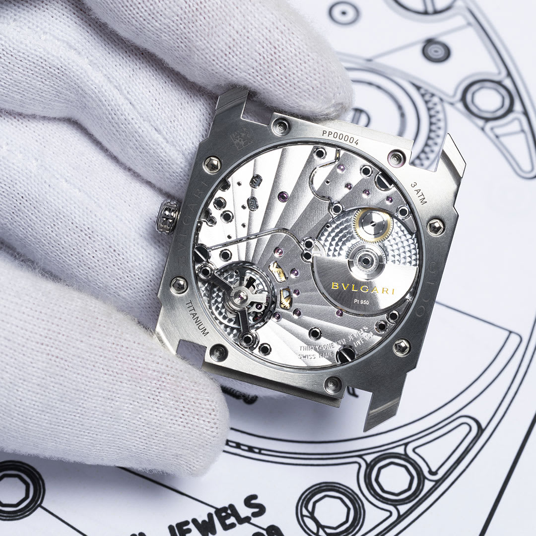 Octo Finissimo 37 mm self-winding calibre BVF 100 with micro-rotor, 2.35 mm thick and 31 mm diameter.