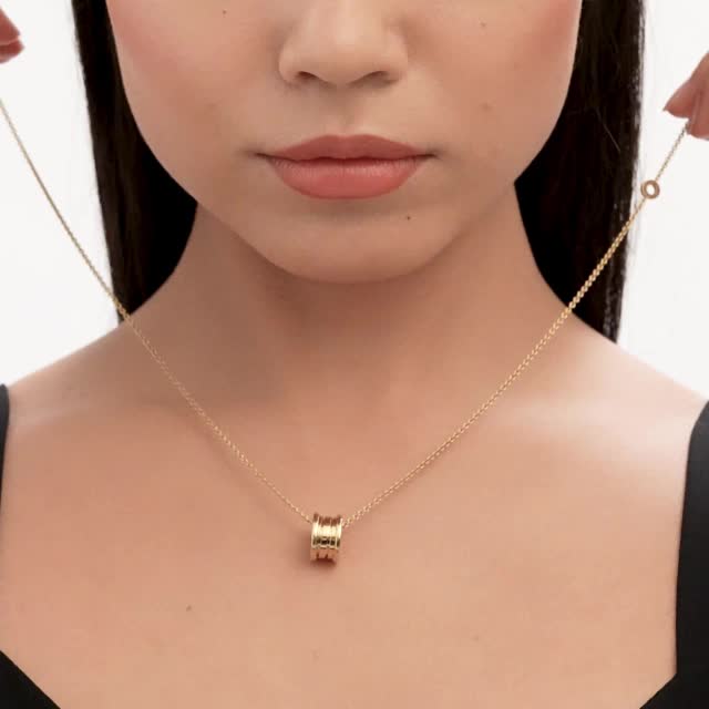 アイコニックなブルガリのクリエイションの装い方 | Bvlgari Official 